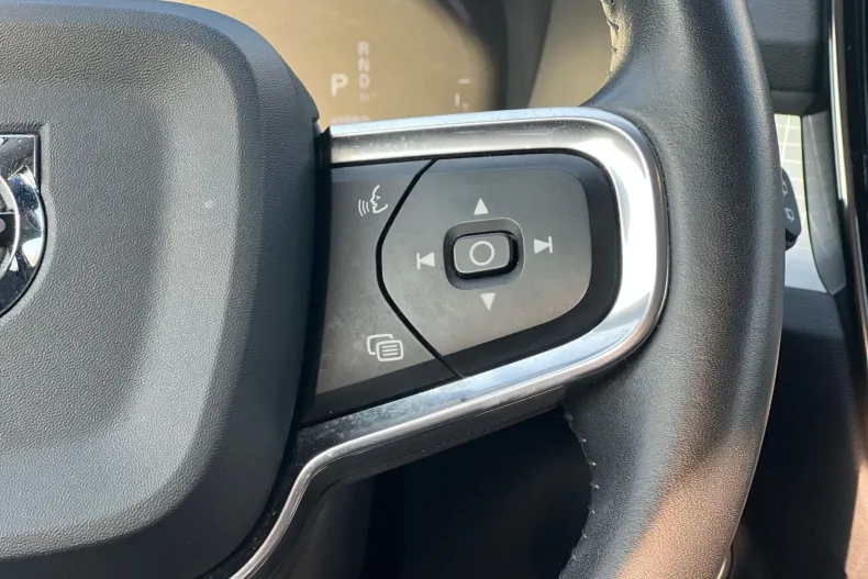 Volvo XC40 din 2020 cu 99.871 km - oferta VOL173183 - foto 14