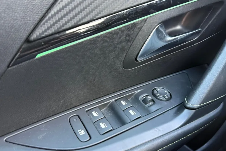 Peugeot 208 din 2024 cu 30.600 km - oferta PEU173186 - foto 19