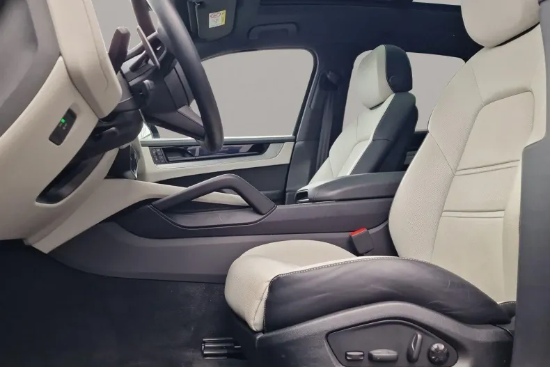 Porsche Cayenne din 2024 cu 30.900 km - oferta POR173212 - foto 9