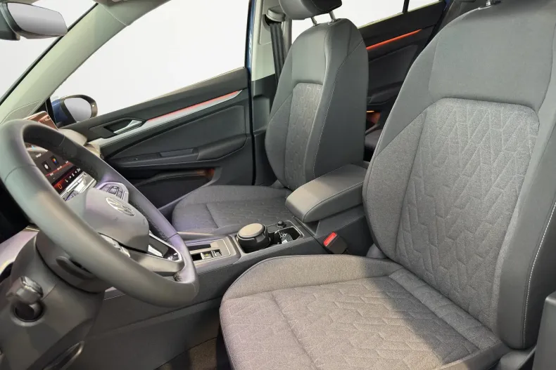 Volkswagen Golf din 2025 cu 5 km - oferta VOL173224 - foto 9