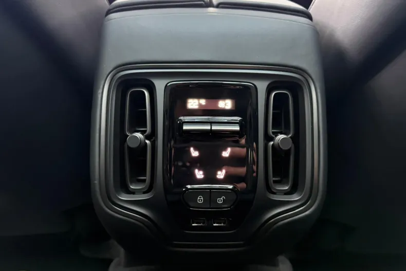 Aston Martin DBX din 2024 cu 3.000 km - oferta AST173230 - foto 29