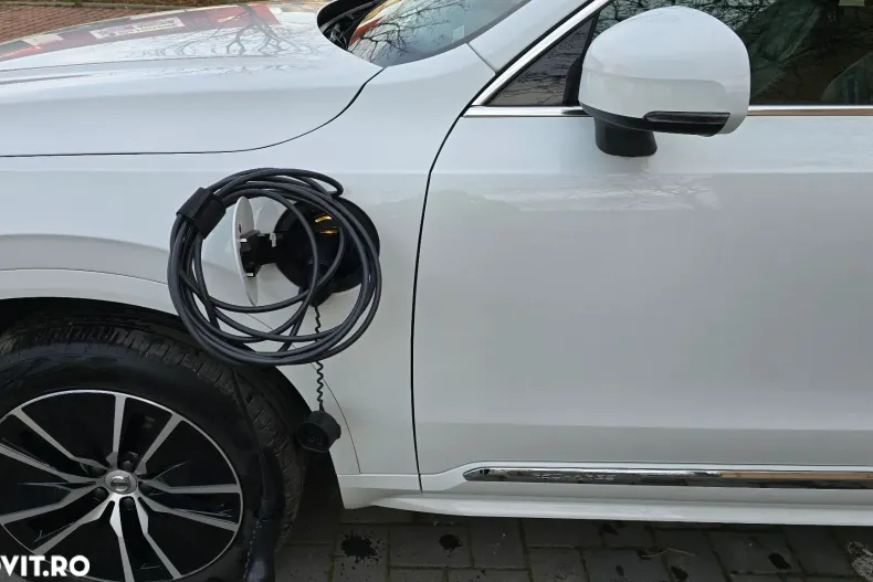 Volvo XC90 din 2021 cu 55.980 km - oferta VOL173235 - foto 13