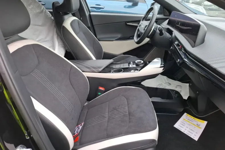 Kia EV6 din 2024 cu 5.405 km - oferta KIA173247 - foto 5