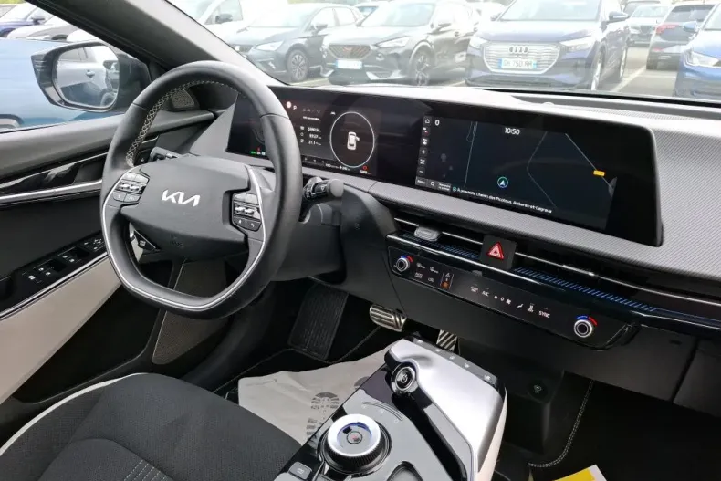 Kia EV6 din 2024 cu 5.405 km - oferta KIA173247 - foto 6