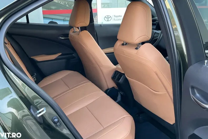 Lexus UX din 2024 cu 7.360 km - oferta LEX173249 - foto 17