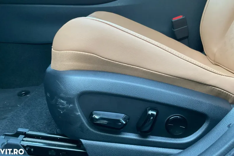 Lexus UX din 2024 cu 7.360 km - oferta LEX173249 - foto 32