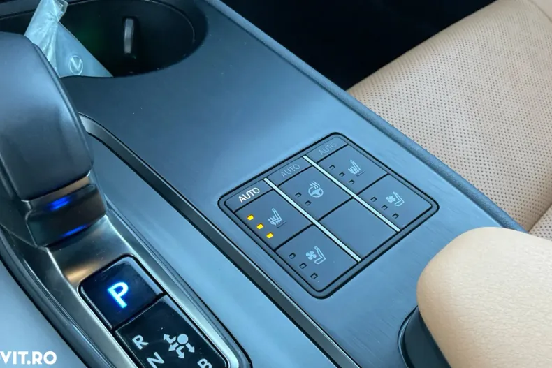 Lexus UX din 2024 cu 7.360 km - oferta LEX173249 - foto 33