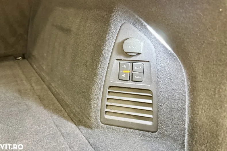 Volkswagen Touareg din 2021 cu 106.134 km - oferta VOL173252 - foto 29