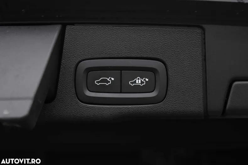 Volvo XC60 din 2022 cu 66.171 km - oferta VOL173263 - foto 13