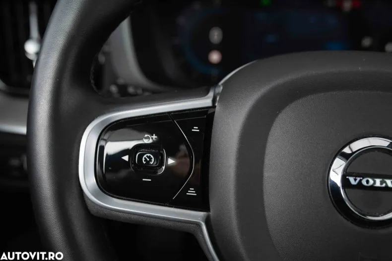 Volvo XC60 din 2022 cu 66.171 km - oferta VOL173263 - foto 24