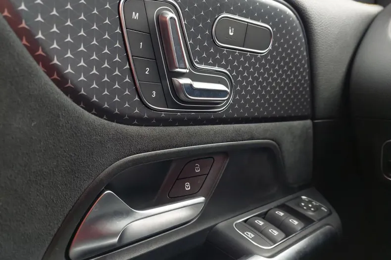 Mercedes-Benz GLA din 2025 cu 2.695 km - oferta MER173274 - foto 19