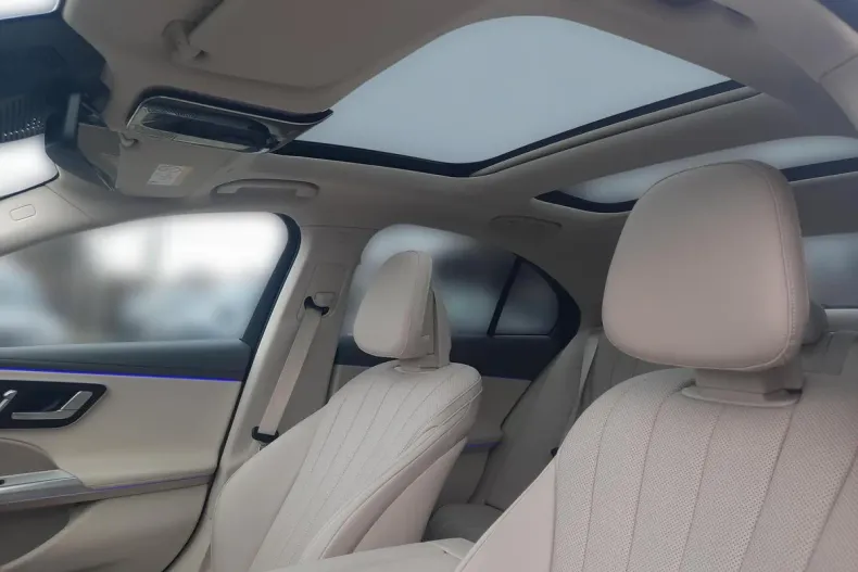 Mercedes-Benz E din 2025 cu 9.100 km - oferta MER173275 - foto 13