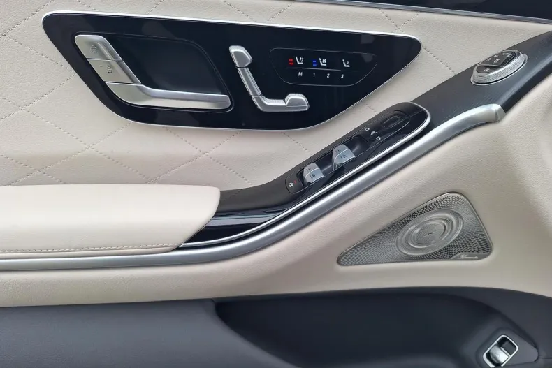 Mercedes-Benz S din 2025 cu 10.991 km - oferta MER173278 - foto 17