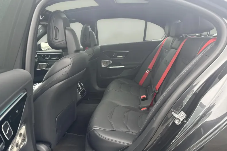 Mercedes-Benz C 63 AMG din 2025 cu 3.018 km - oferta MER173283 - foto 13