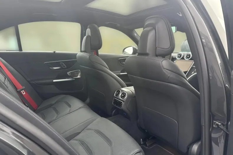 Mercedes-Benz C 63 AMG din 2025 cu 3.018 km - oferta MER173283 - foto 16