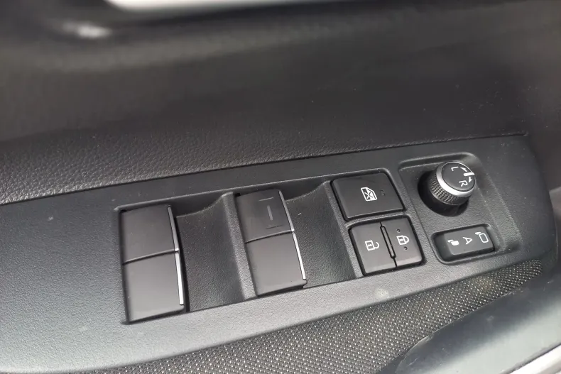 Toyota Corolla din 2025 cu 3.806 km - oferta TOY173287 - foto 10