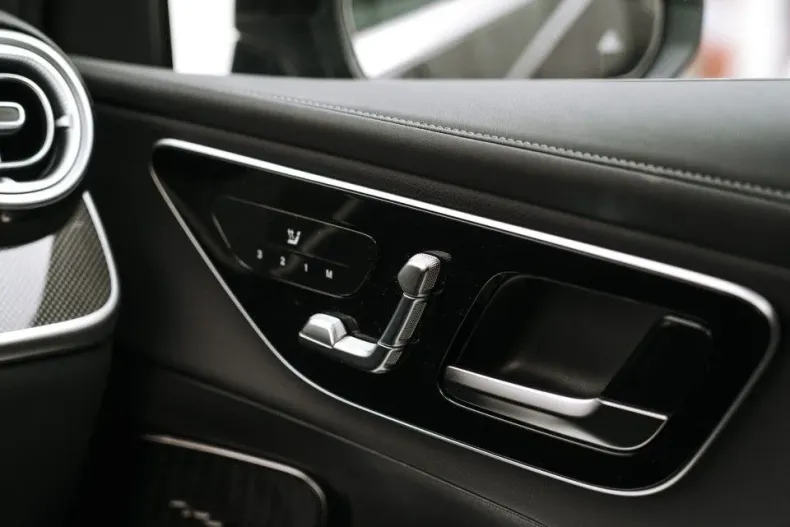 Mercedes-Benz GLC din 2025 cu 6.380 km - oferta MER173290 - foto 21