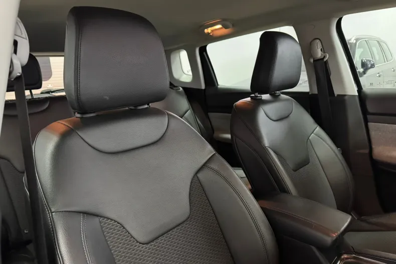 Jeep Compass din 2021 cu 49.200 km - oferta JEE173293 - foto 17