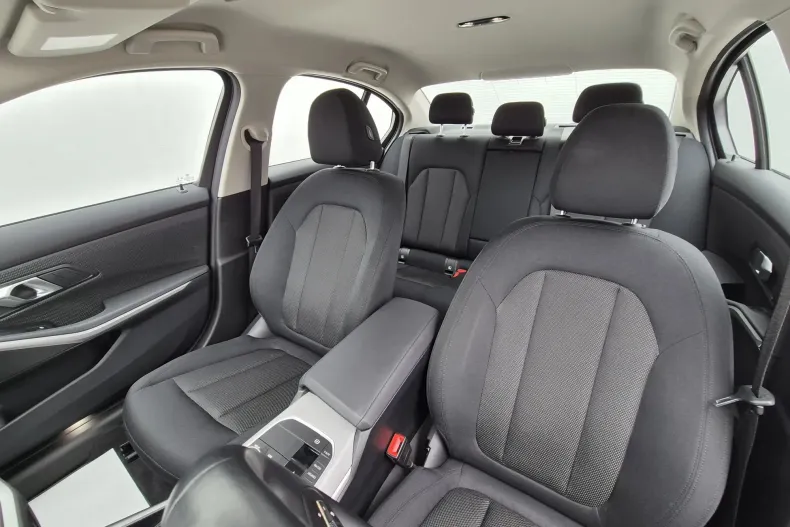 BMW Seria 3 din 2021 cu 53.422 km - oferta BMW173298 - foto 10