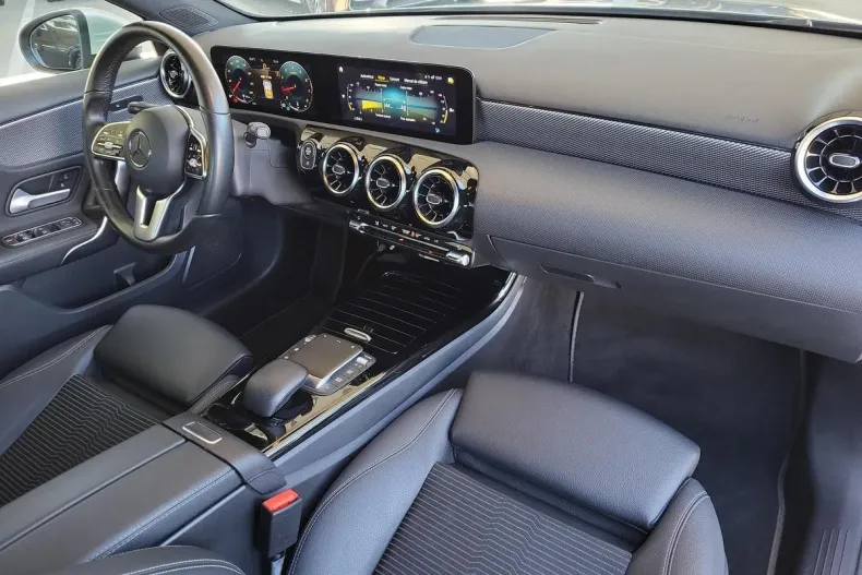 Mercedes-Benz A 200 din 2020 cu 49.899 km - oferta MER173306 - foto 14