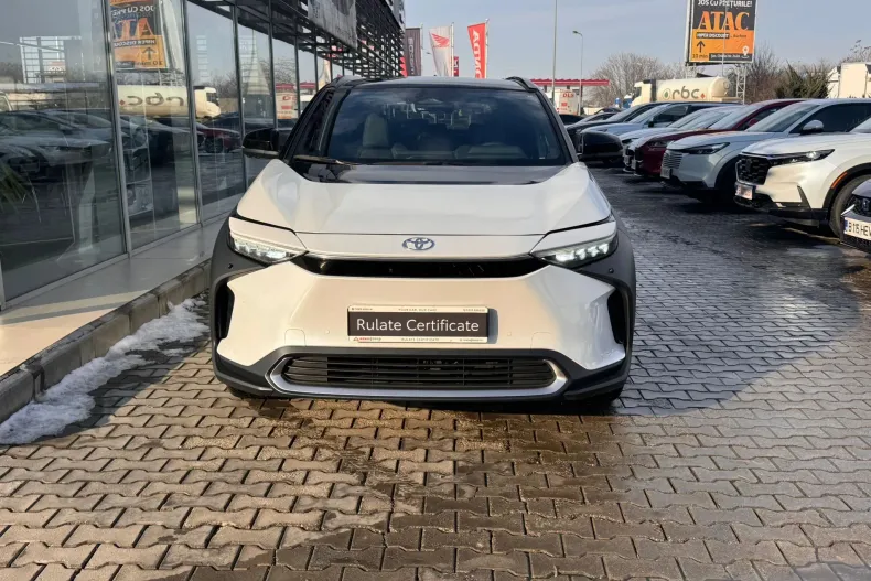 Toyota bZ4X din 2025 cu 13.293 km - oferta TOY173317 - foto 3