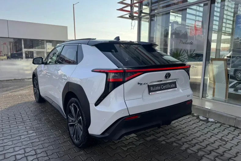 Toyota bZ4X din 2025 cu 13.293 km - oferta TOY173317 - foto 9