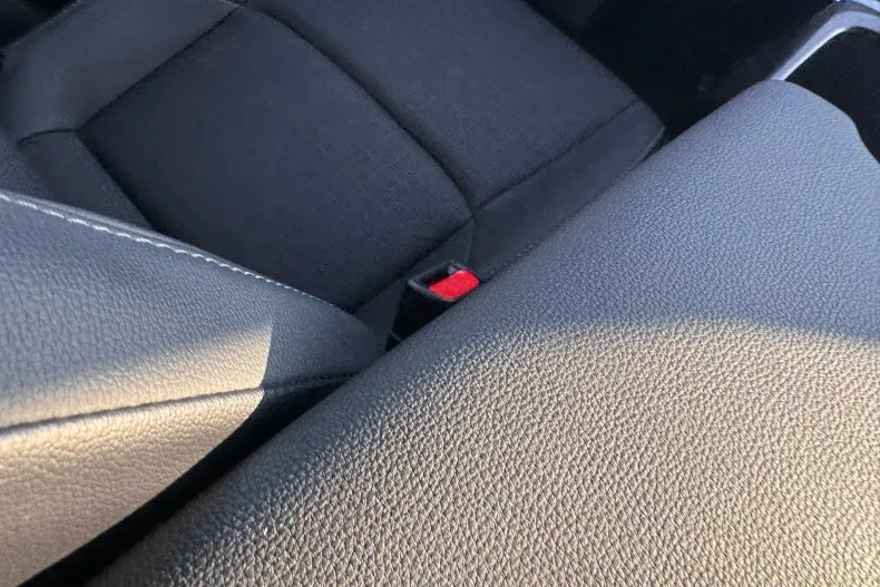 Toyota bZ4X din 2025 cu 13.293 km - oferta TOY173317 - foto 12