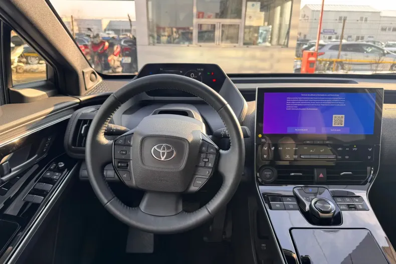 Toyota bZ4X din 2025 cu 13.293 km - oferta TOY173317 - foto 16