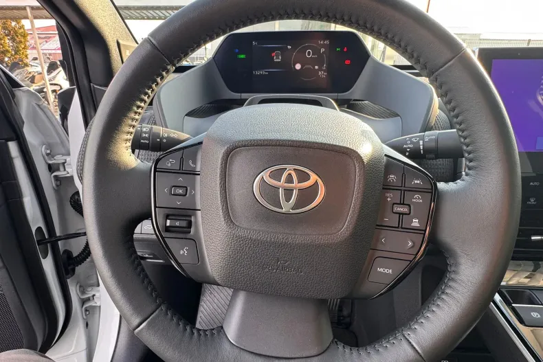 Toyota bZ4X din 2025 cu 13.293 km - oferta TOY173317 - foto 20