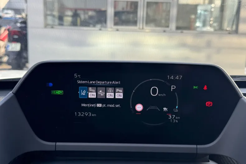 Toyota bZ4X din 2025 cu 13.293 km - oferta TOY173317 - foto 23