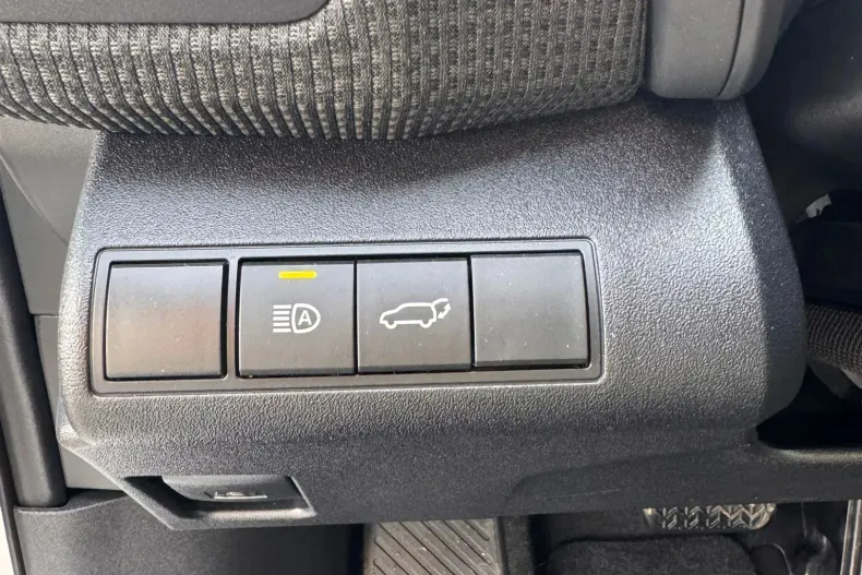 Toyota bZ4X din 2025 cu 13.293 km - oferta TOY173317 - foto 24