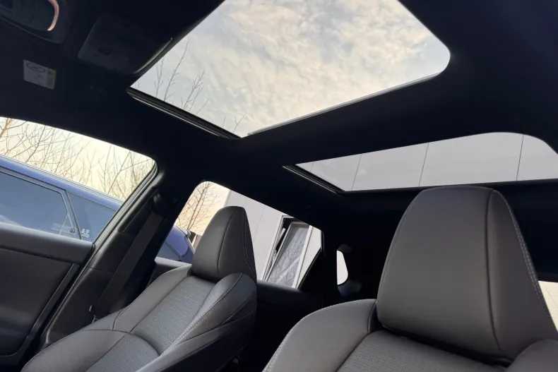 Toyota bZ4X din 2025 cu 13.293 km - oferta TOY173317 - foto 27