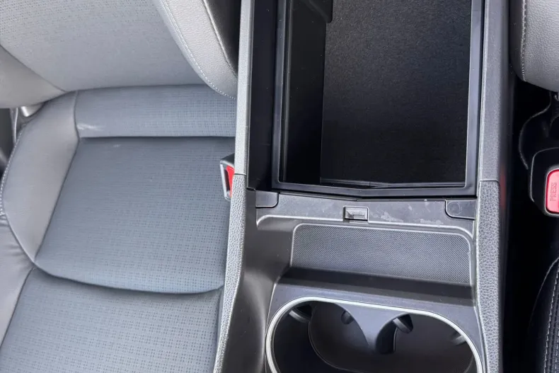 Toyota bZ4X din 2025 cu 13.293 km - oferta TOY173317 - foto 29