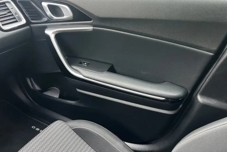 Kia XCeed din 2022 cu 36.500 km - oferta KIA173336 - foto 16