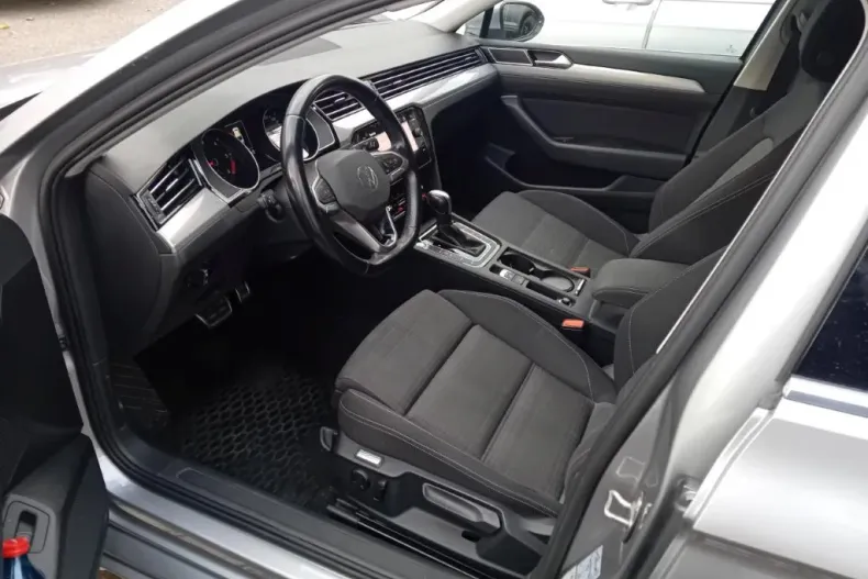 Volkswagen Passat din 2021 cu 111.347 km - oferta VOL173342 - foto 11