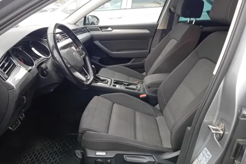 Volkswagen Passat din 2021 cu 111.347 km - oferta VOL173342 - foto 12