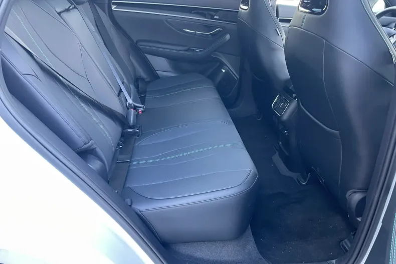 BYD SEAL U din 2025 cu 8.200 km - oferta BYD173346 - foto 12