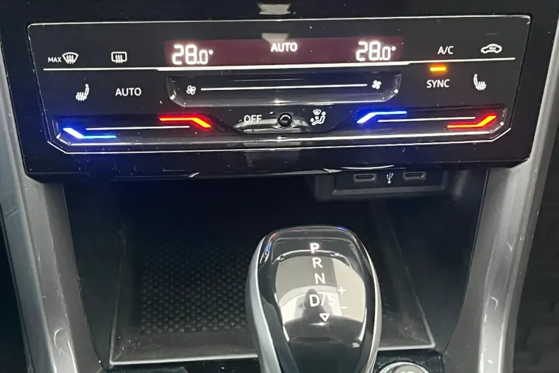 Volkswagen T-Cross din 2021 cu 70.320 km - oferta VOL173350 - foto 20