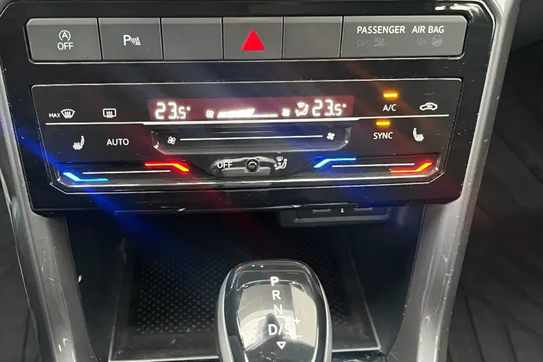 Volkswagen T-Cross din 2022 cu 63.730 km - oferta VOL173351 - foto 22