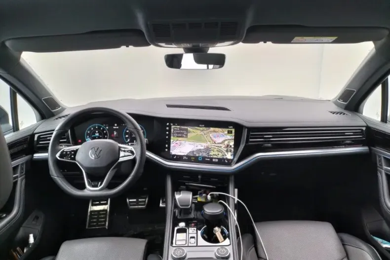 Volkswagen Touareg din 2024 cu 49.794 km - oferta VOL173361 - foto 6