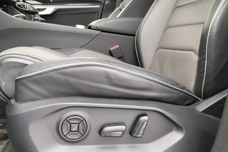 Volkswagen Touareg din 2024 cu 49.794 km - oferta VOL173361 - foto 11