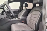 Volkswagen Touareg din 2024 cu 49.794 km - oferta VOL173361 - foto 18