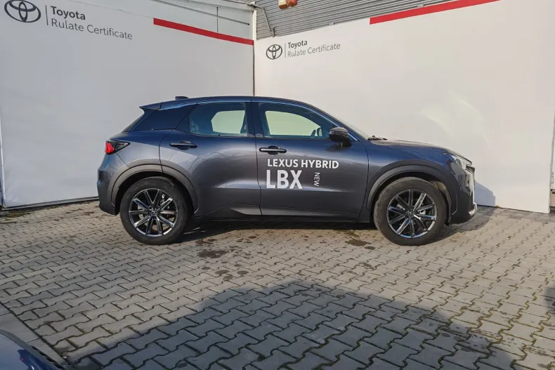 Lexus LBX din 2025 cu 1.700 km - oferta LEX173375 - foto 3