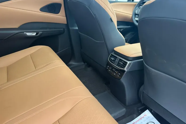 Lexus Seria RX din 2025 cu 2.560 km - oferta LEX173376 - foto 9