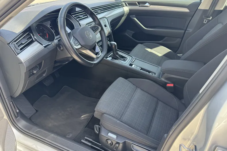 Volkswagen Passat din 2021 cu 66.000 km - oferta VOL173429 - foto 11