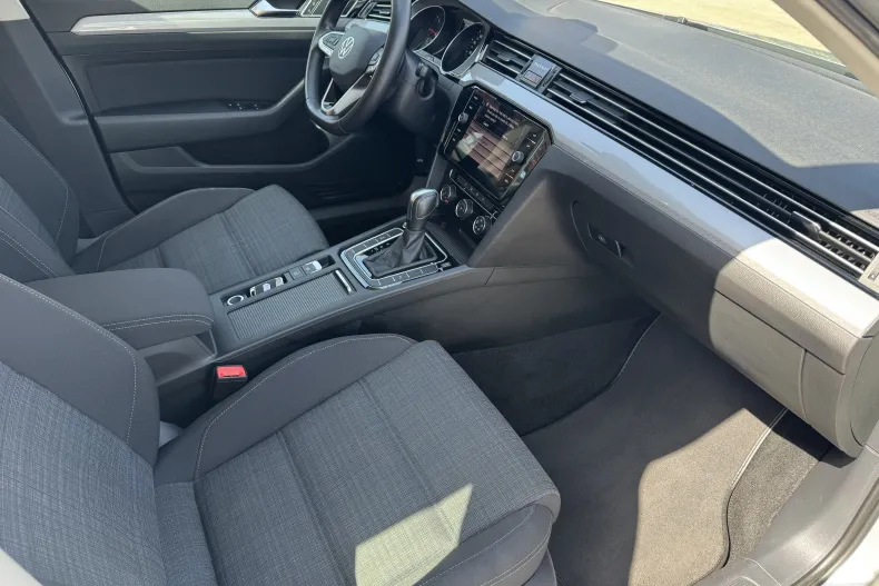Volkswagen Passat din 2021 cu 66.000 km - oferta VOL173429 - foto 13