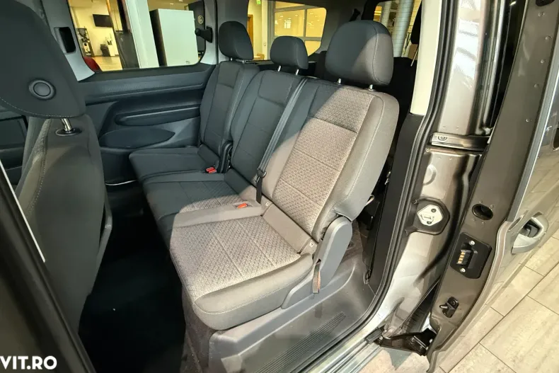 Ford Tourneo Connect din 2025 cu 1 km - oferta FOR173453 - foto 6