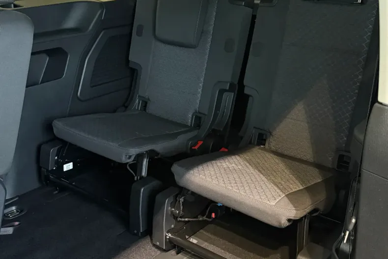 Ford Tourneo Connect din 2025 cu 1 km - oferta FOR173453 - foto 15