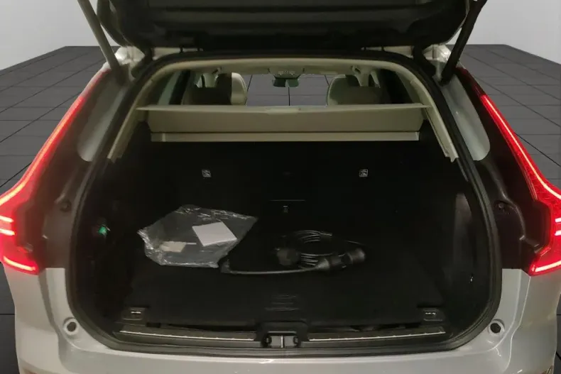 Volvo XC60 din 2021 cu 92.937 km - oferta VOL173456 - foto 5