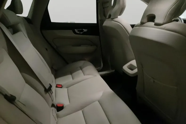 Volvo XC60 din 2021 cu 92.937 km - oferta VOL173456 - foto 7